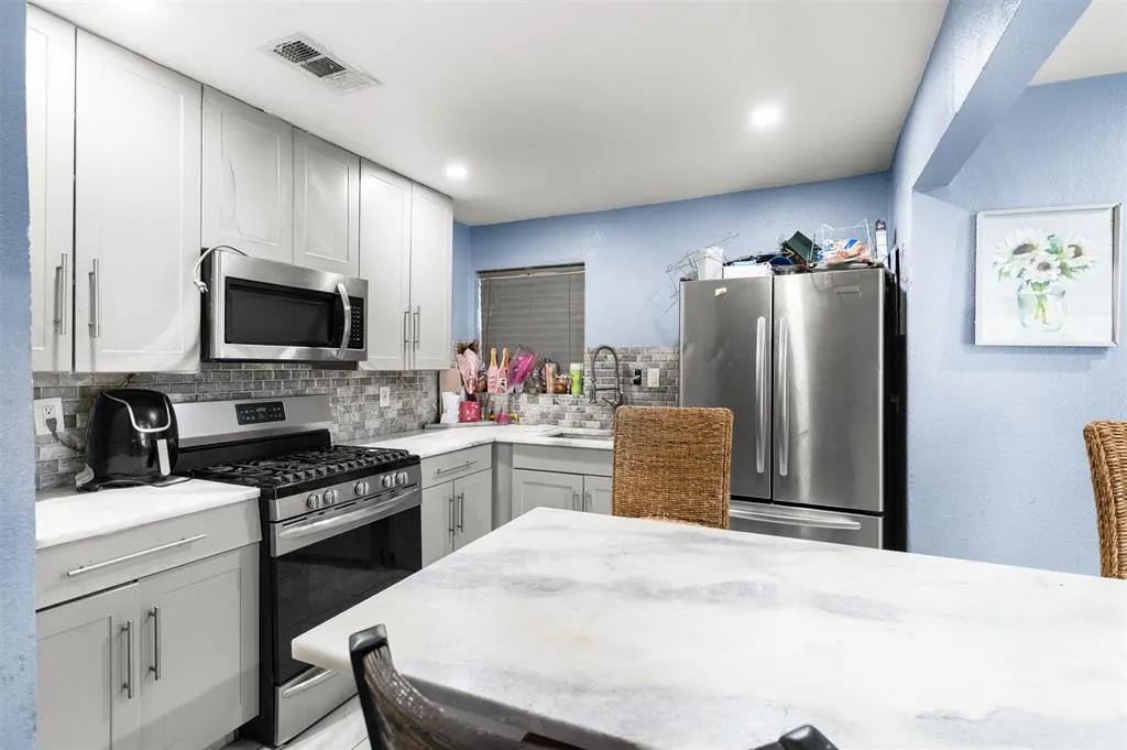 230 W Jerden Lane
