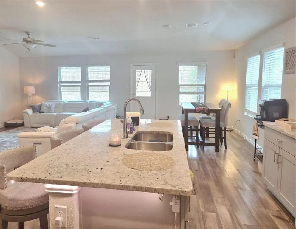 1608 Mineral Point Place