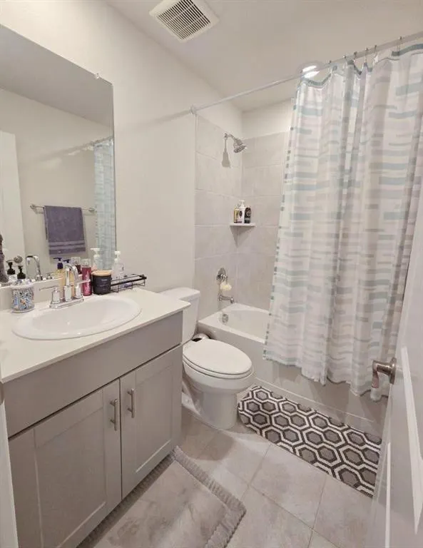 1608 Mineral Point Place