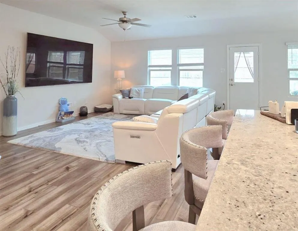 1608 Mineral Point Place