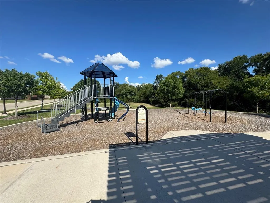 1608 Mineral Point Place