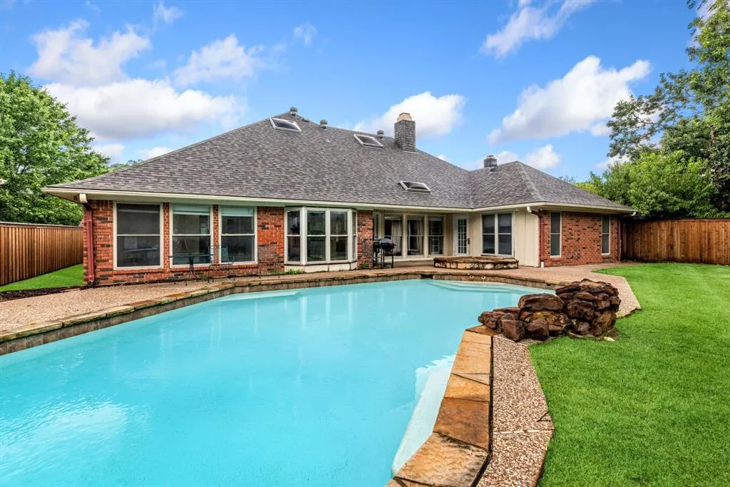3537 Teakwood Lane