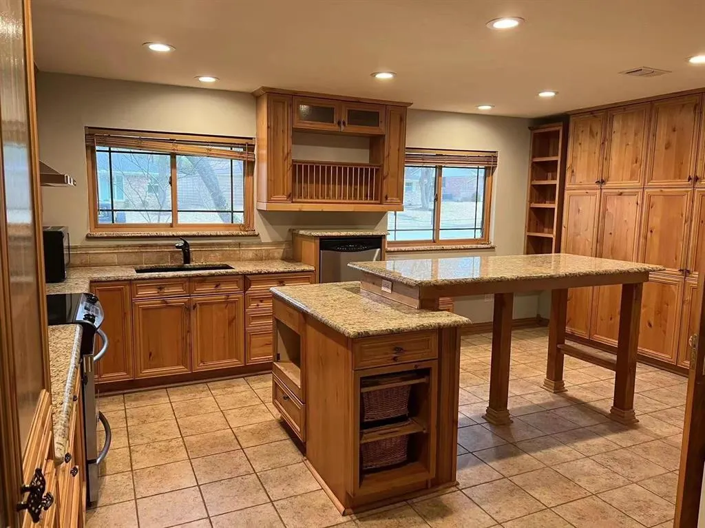 310 Westpark Drive N