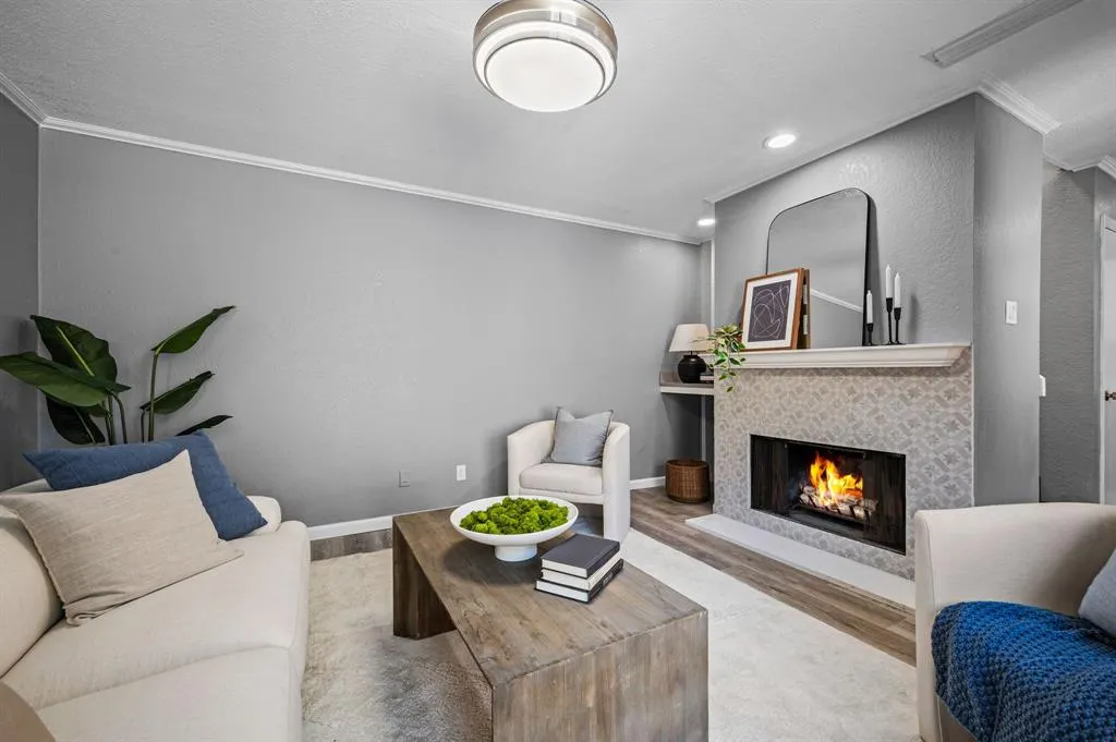 3915 Buena Vista Street, #D