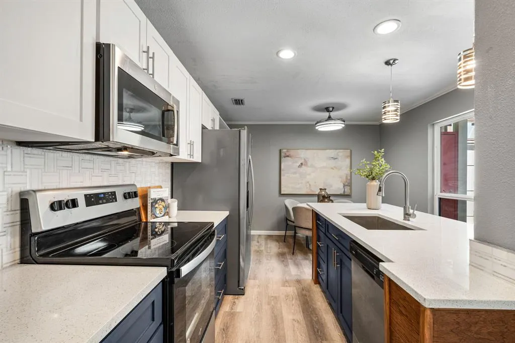 3915 Buena Vista Street, #D
