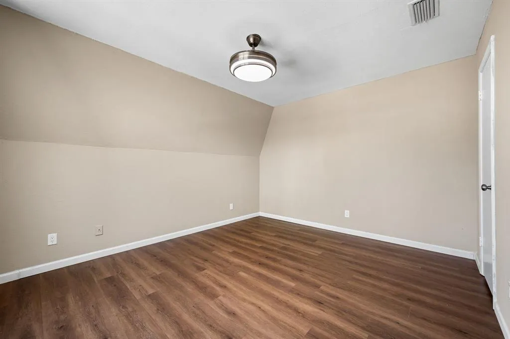 3915 Buena Vista Street, #D