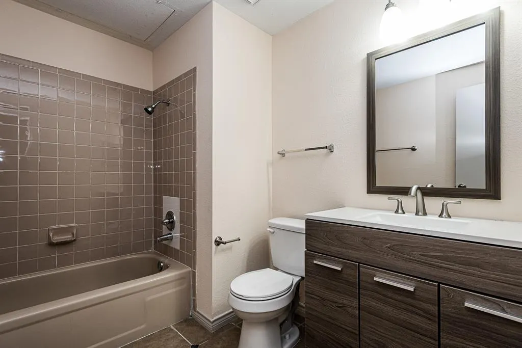8600 Coppertowne Lane, #303C