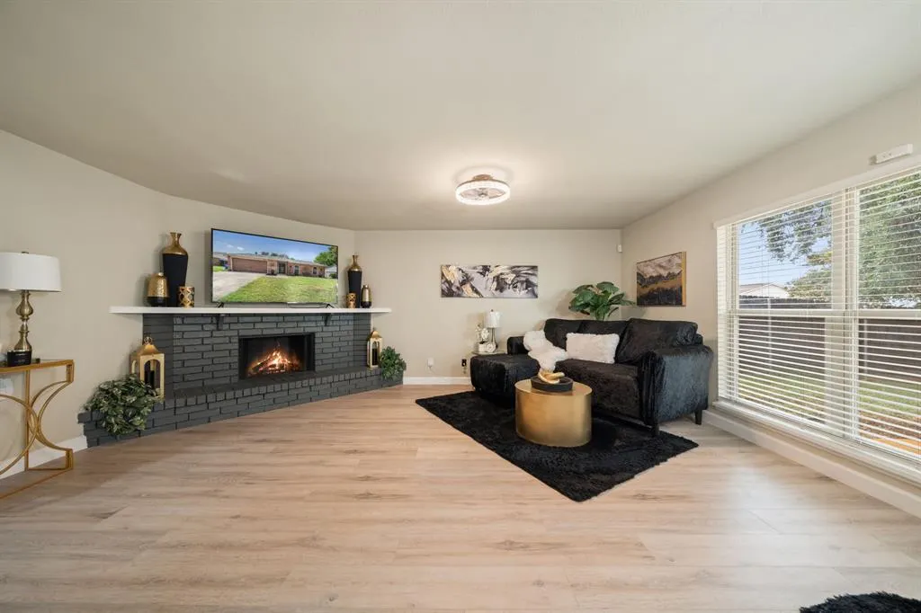 622 Roaming Road Drive