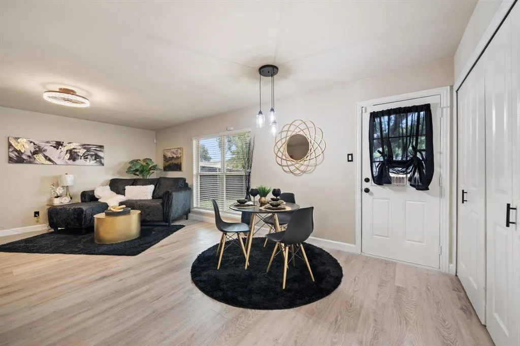 622 Roaming Road Drive