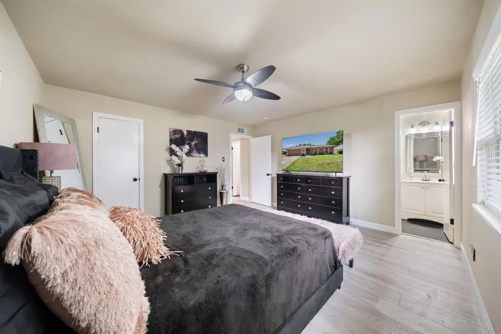 622 Roaming Road Drive