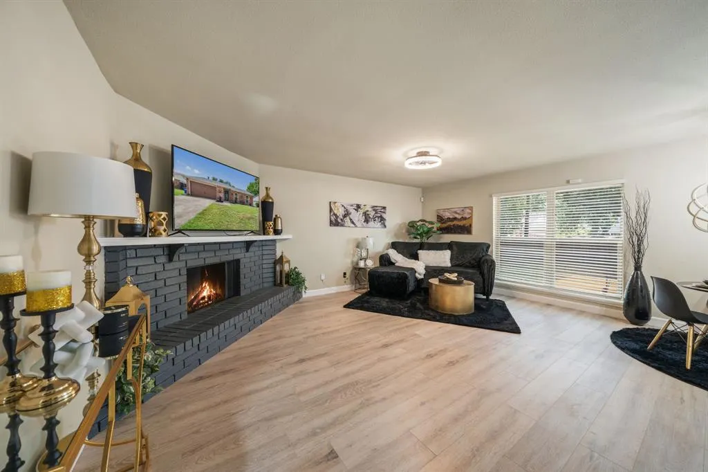 622 Roaming Road Drive