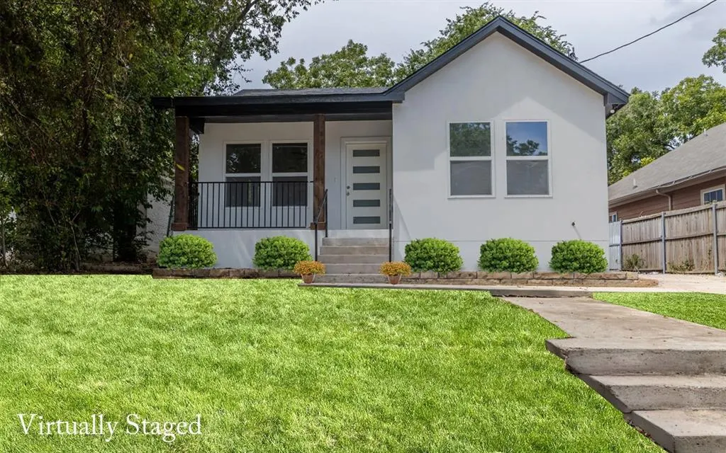 1411 E Waco Avenue