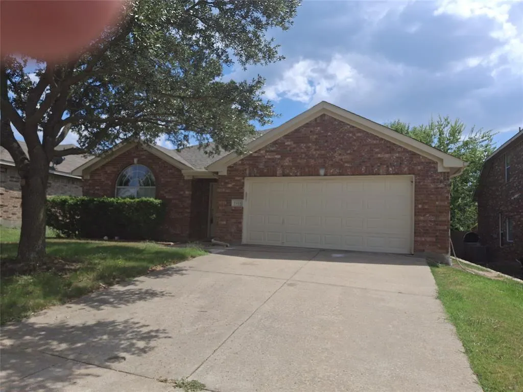 2421 Collier Drive