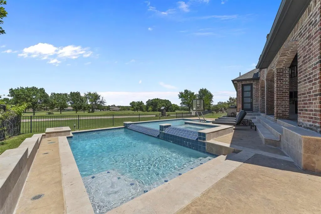 2871 Creekwood Lane