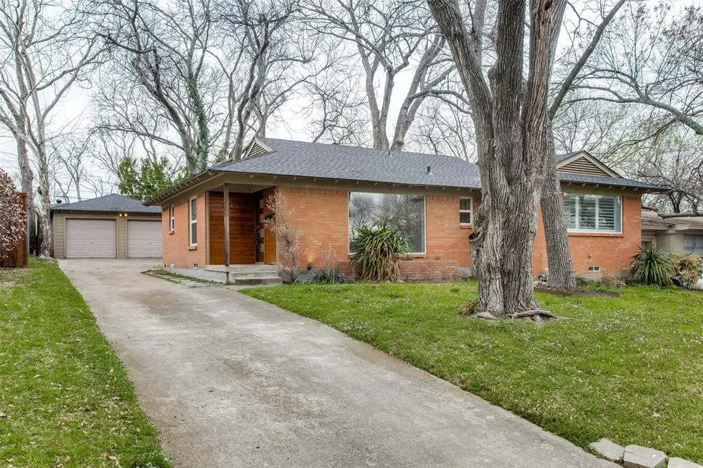 854 Lake Terrace Drive