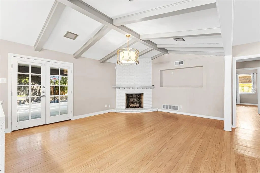 3527 Vinecrest Drive