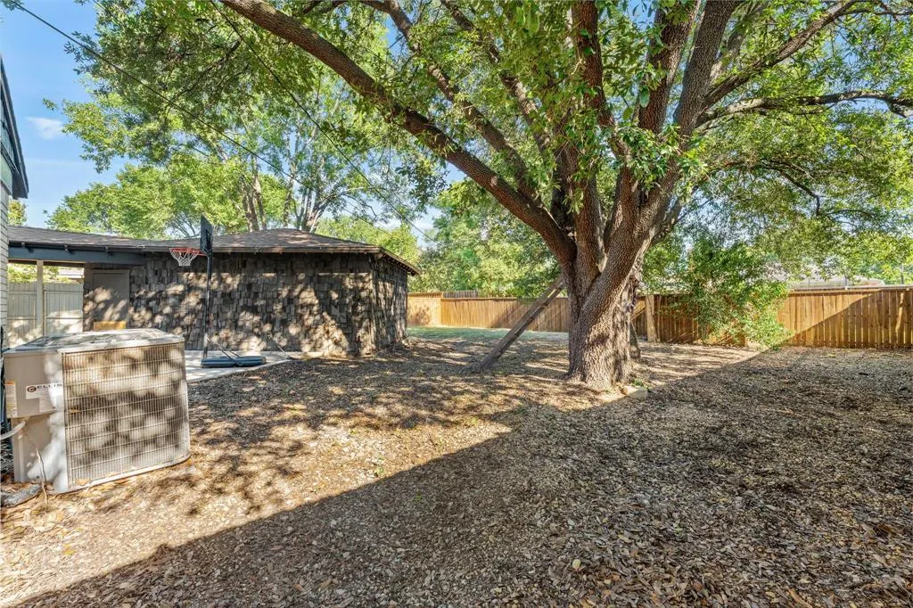 3527 Vinecrest Drive