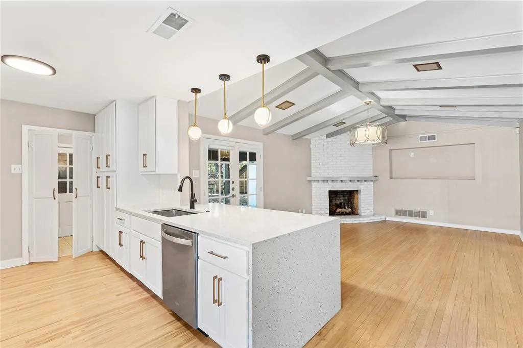 3527 Vinecrest Drive