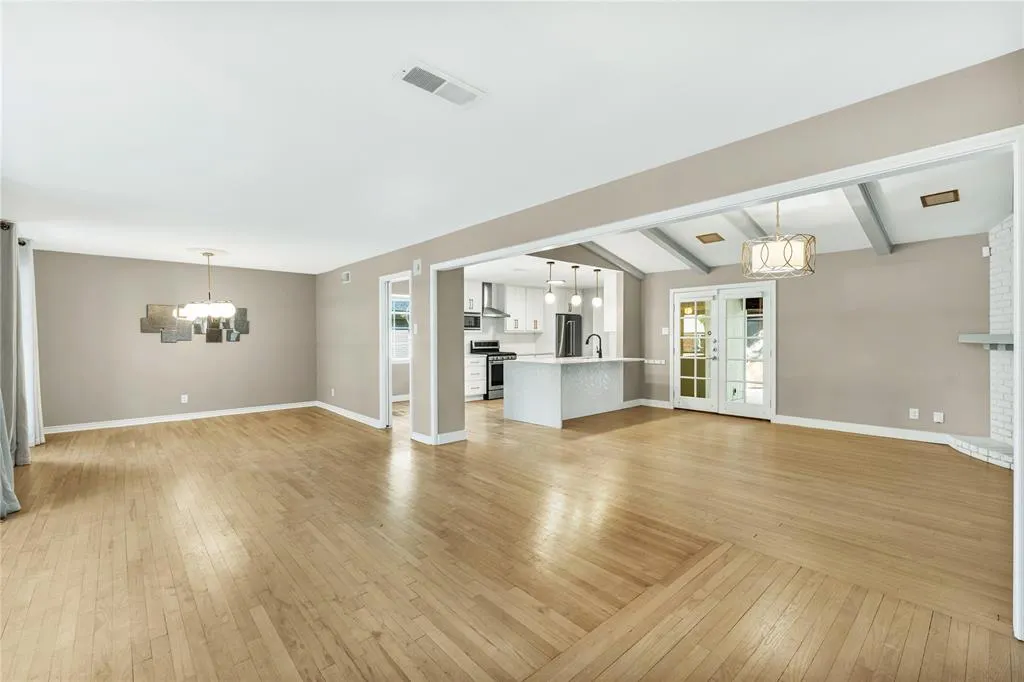 3527 Vinecrest Drive