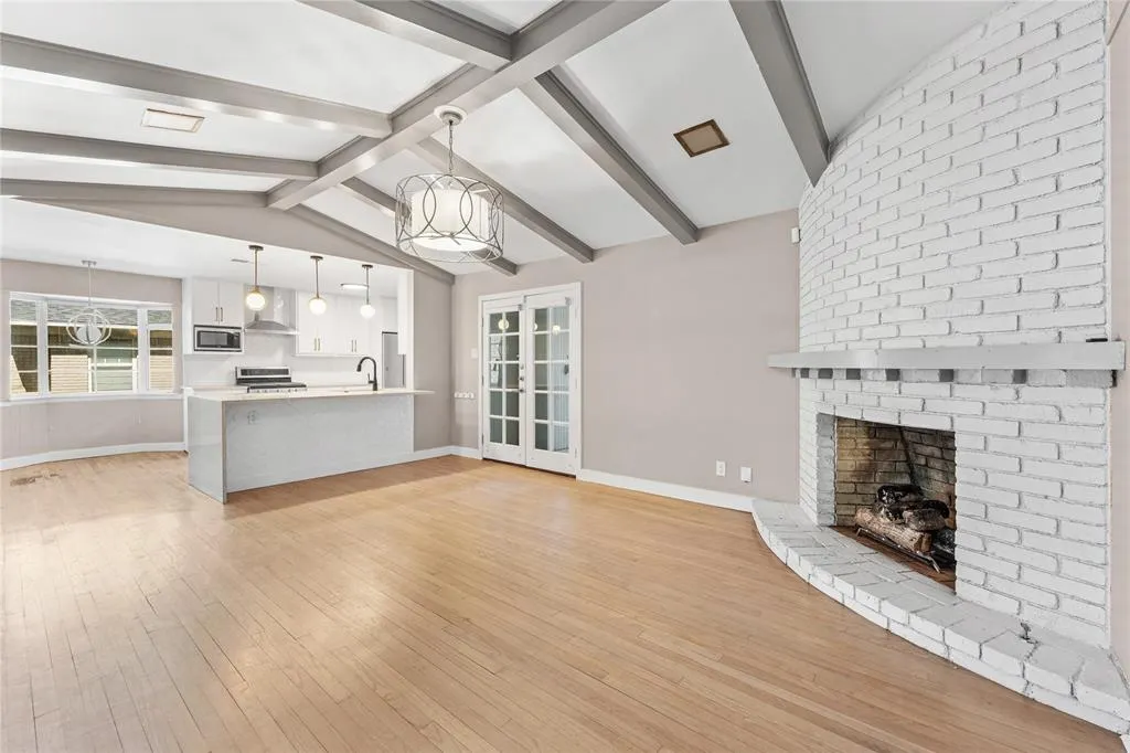 3527 Vinecrest Drive
