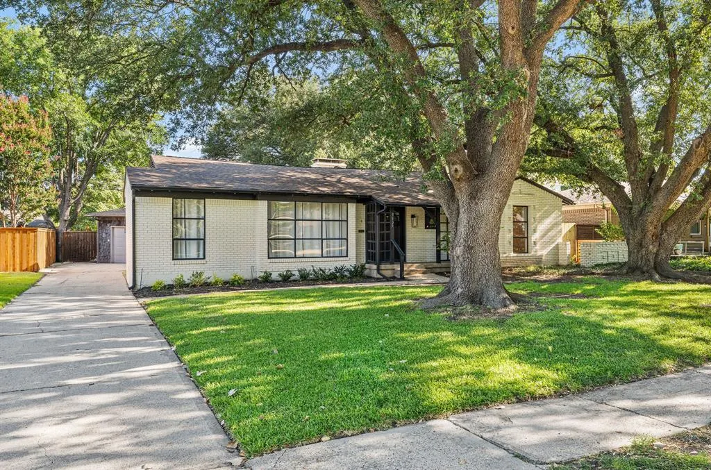 3527 Vinecrest Drive