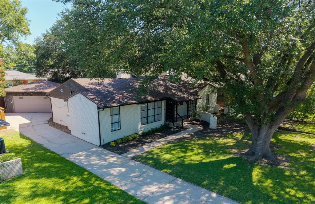 3527 Vinecrest Drive