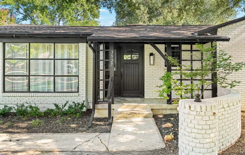3527 Vinecrest Drive