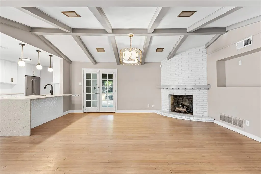 3527 Vinecrest Drive