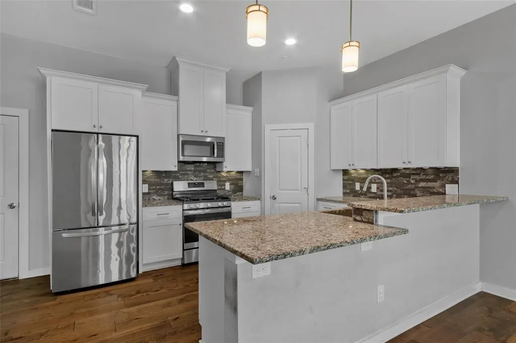 5979 Rivendell Drive