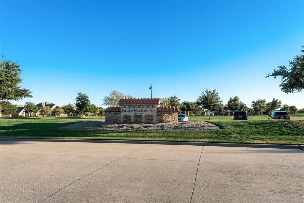 5979 Rivendell Drive