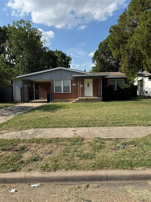 2203 Tolosa Drive