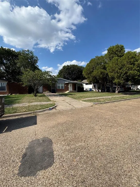 2203 Tolosa Drive