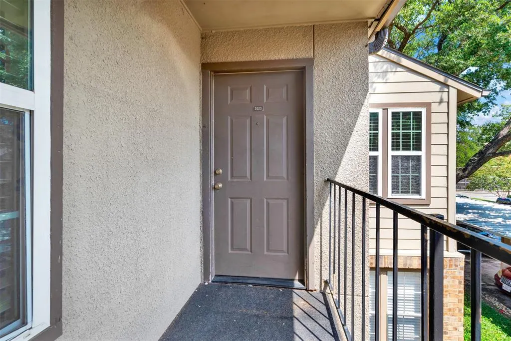 5300 Keller Springs Road, #2023