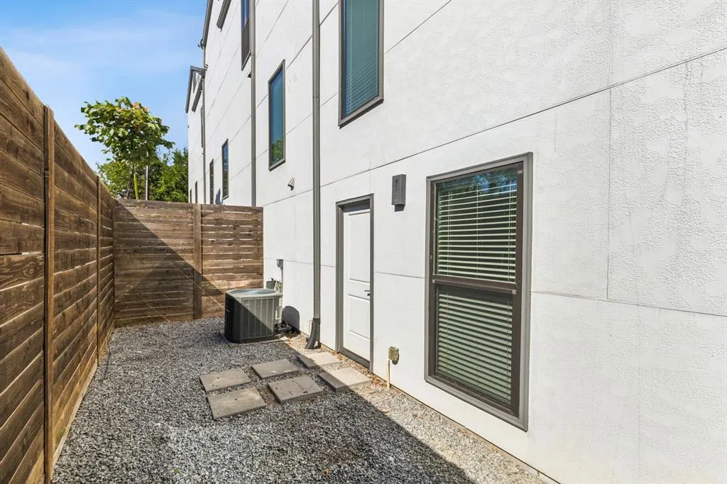 1921 California Drive, #2