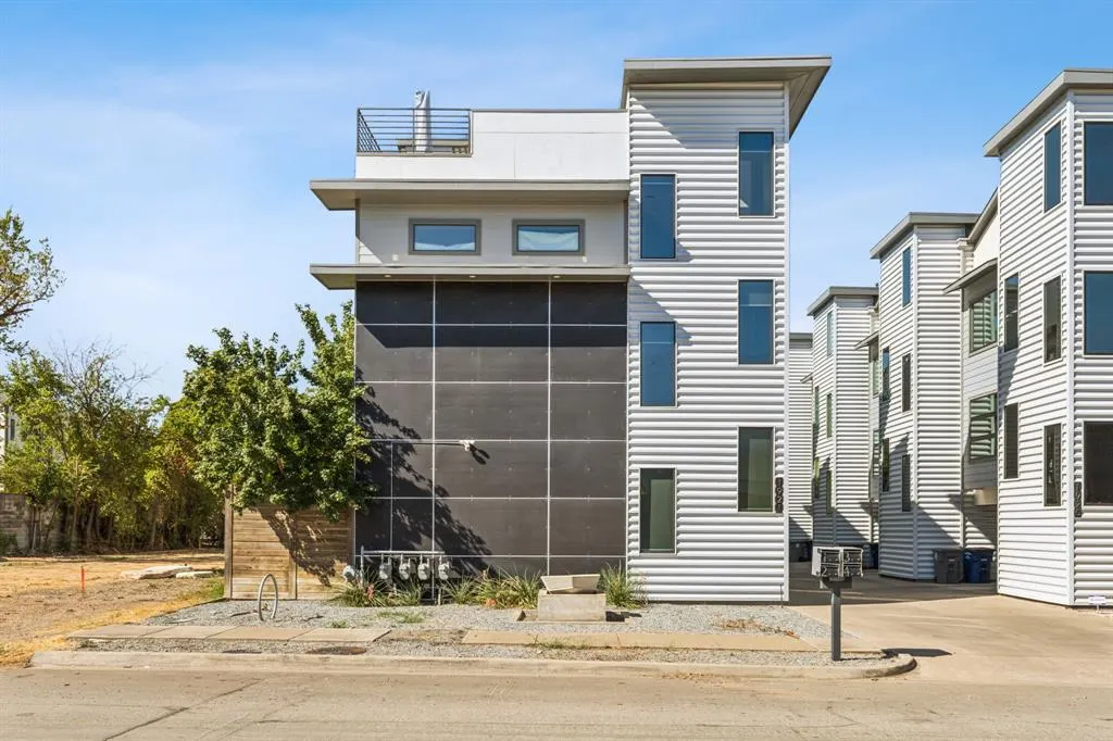 1921 California Drive, #2