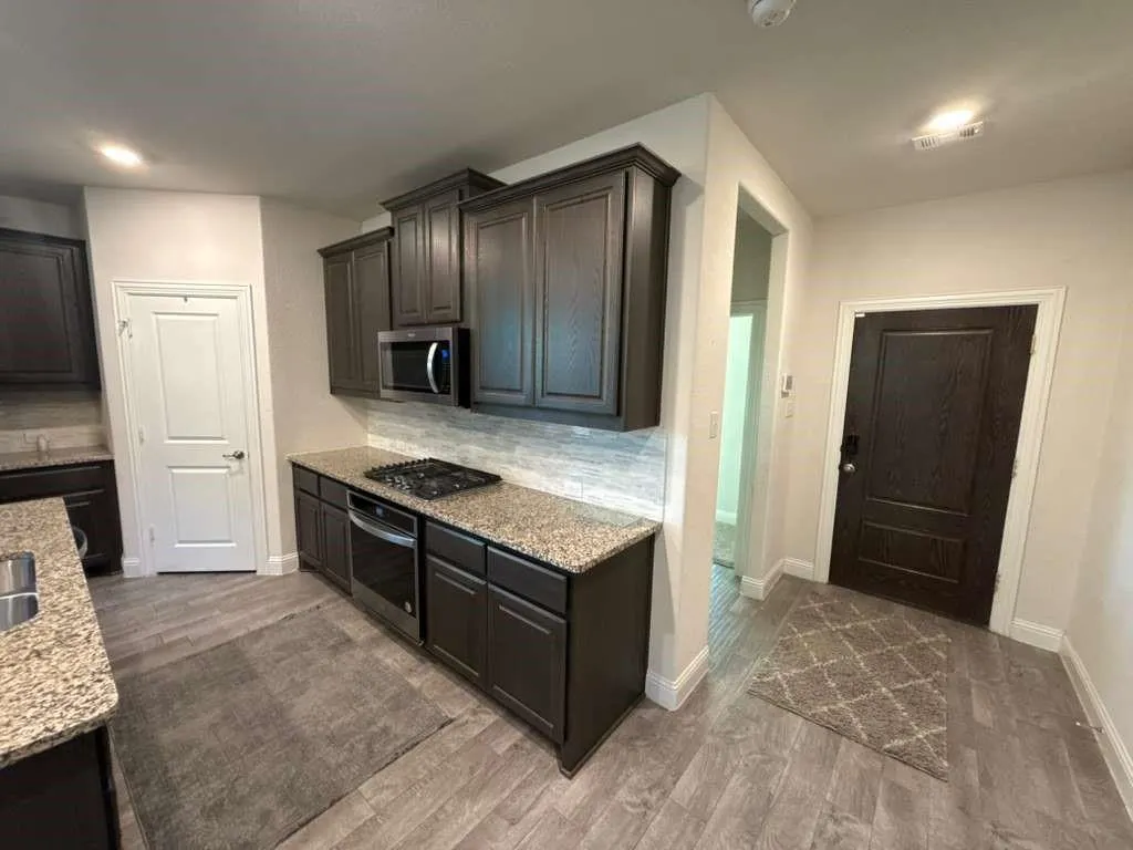 9594 Kavik Street
