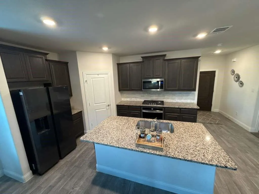 9594 Kavik Street