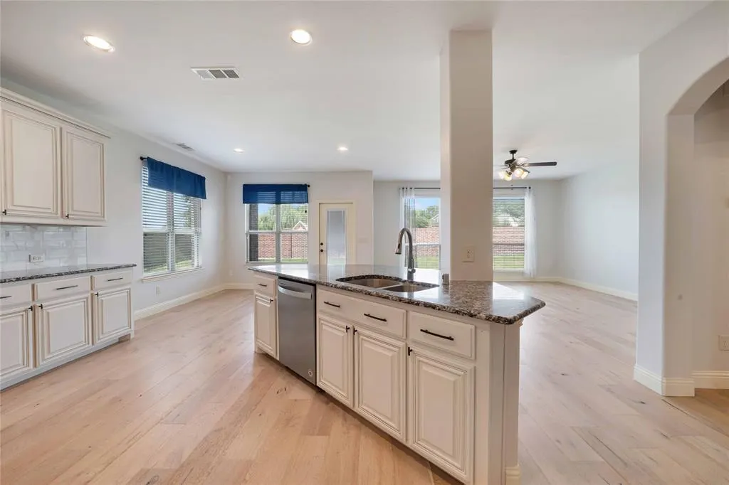 809 Summer Lane
