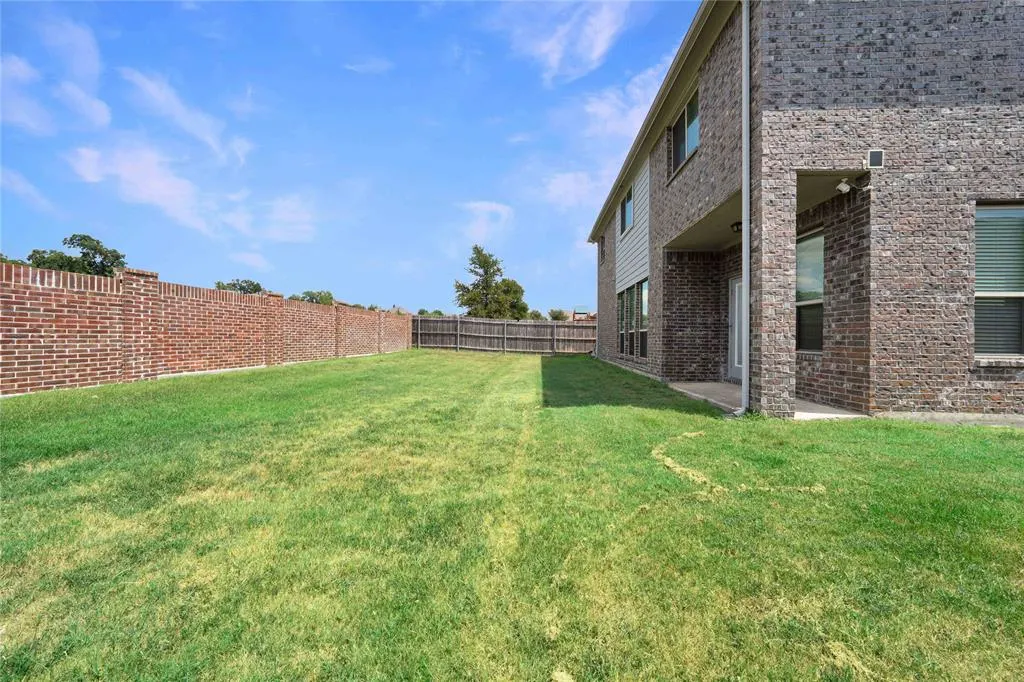 809 Summer Lane