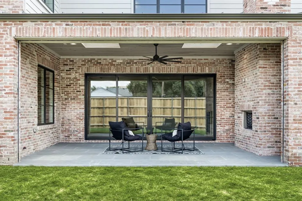 6919 Oriole Drive