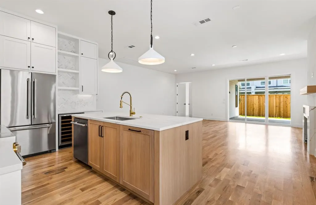 4604 Hopkins