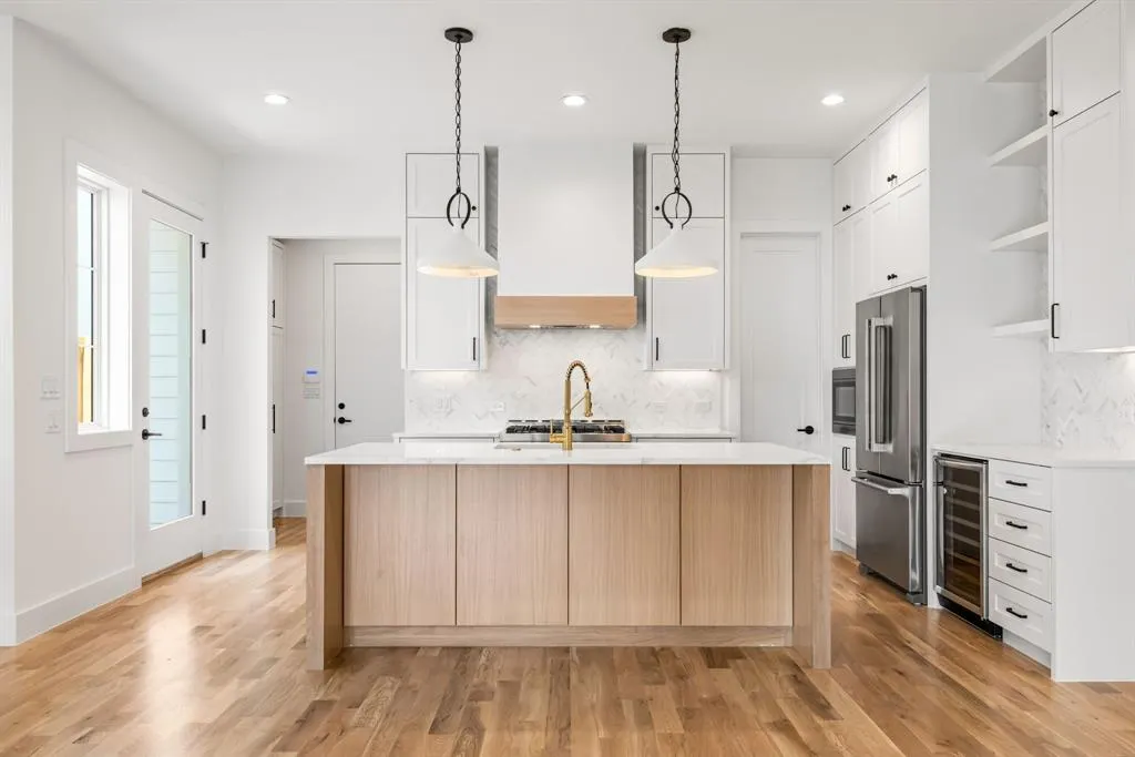 4604 Hopkins