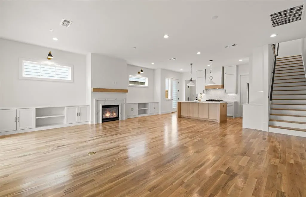 4604 Hopkins