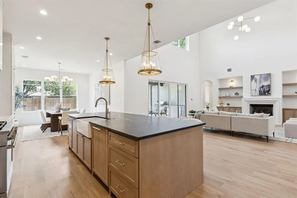 3516 Royal Lane
