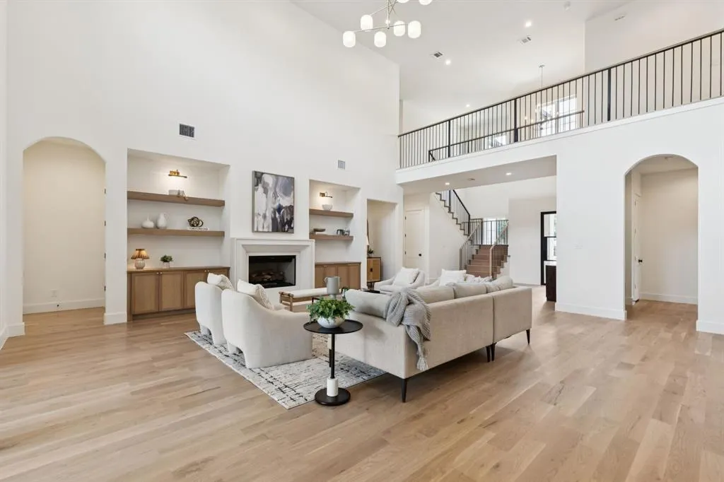 3516 Royal Lane