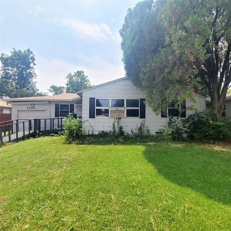 2820 Andrea Lane