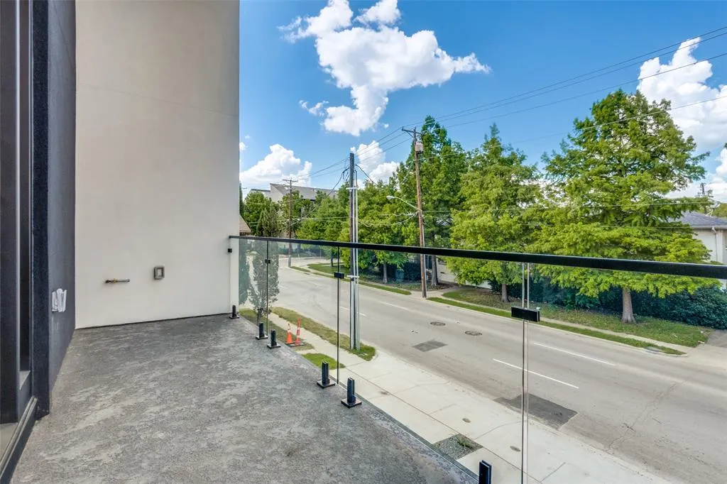 1521 N Haskell Avenue