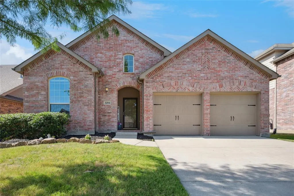 5201 Datewood Lane