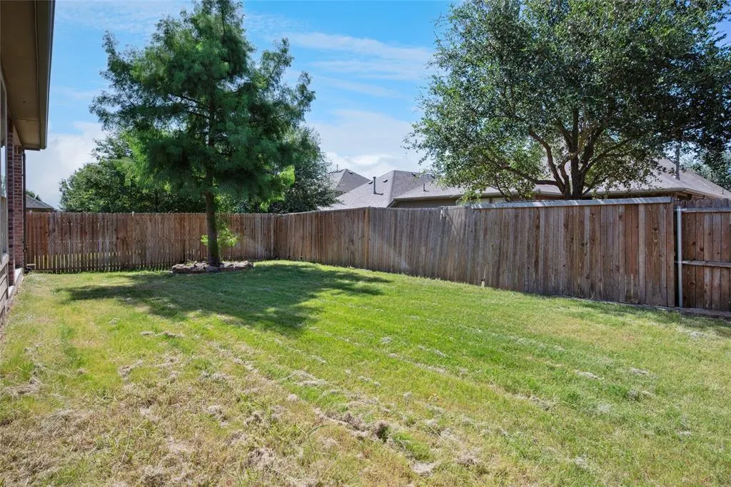 5201 Datewood Lane
