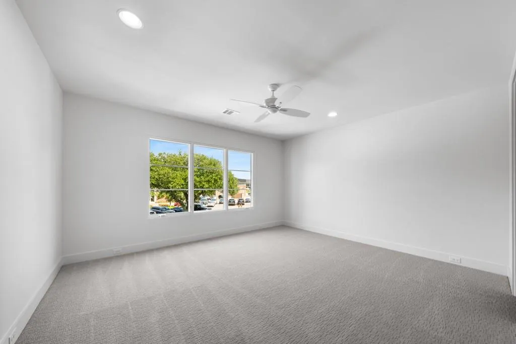 7623 Robin Road